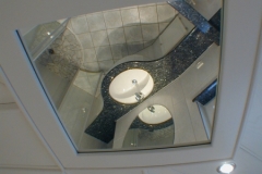 2002 - 1.4 und Deckenpaneele mit Spiegeleinlegern